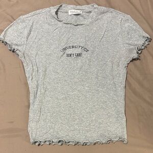 2/$18 🩷 Gray Graphic Tee Univerdity of Don’t Care with Ruffled Edges
